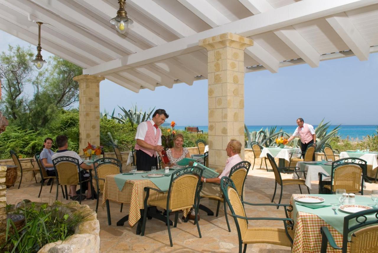 St.George'S Bay Country Club & Spa Akharavi Extérieur photo